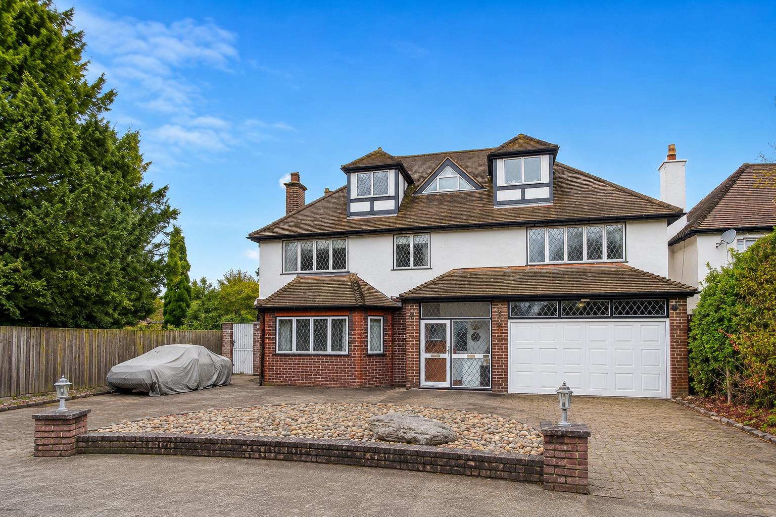 7 bed property in Champneys Close, Sutton